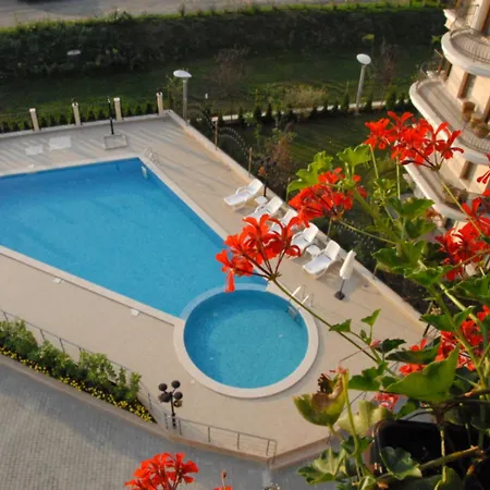 Aparthotel Seasons 3 Sluneční pobřeží