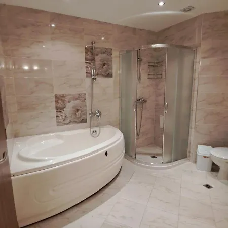 Seasons 3 Aparthotel