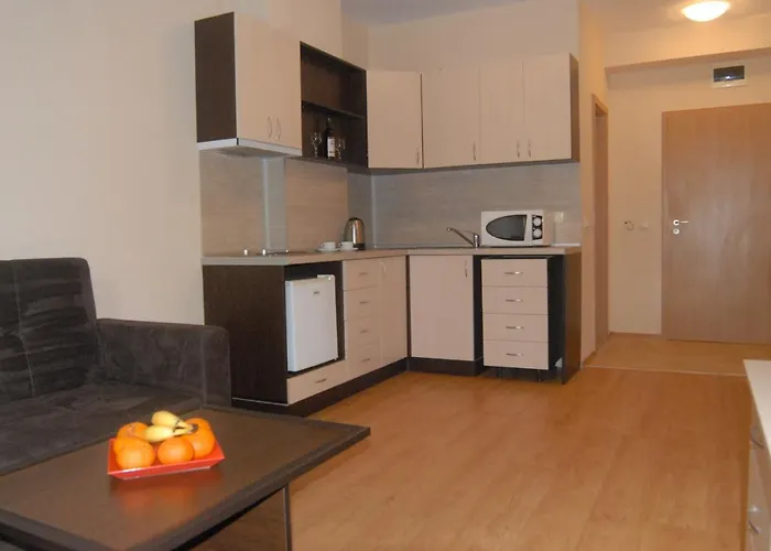 Apartahotel Seasons 3