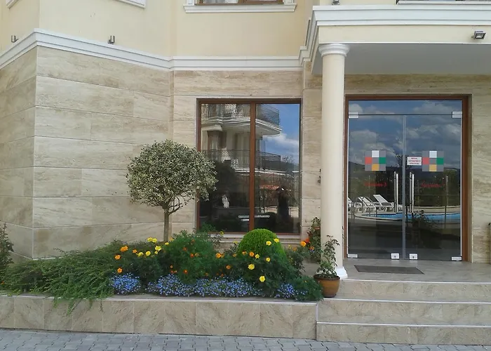 Apartahotel Seasons 3 2*