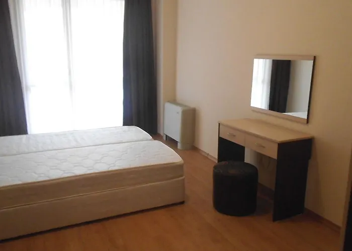 Seasons 3 Apartahotel Sunny Beach