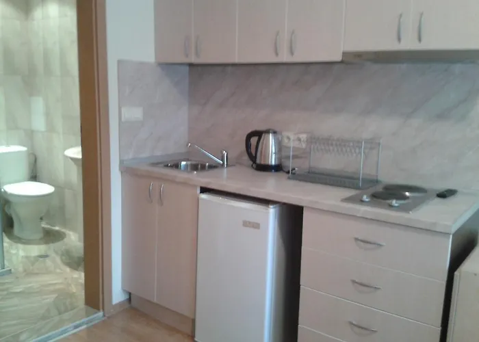 Seasons 3 Apartahotel