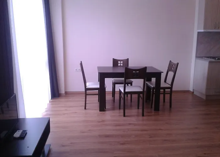 Apartahotel Seasons 3 2*