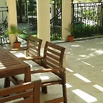 Seasons 3 Aparthotel 2*