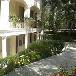 Aparthotel Seasons 3 2*