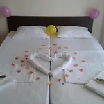 Seasons 3 Aparthotel 2*
