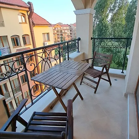 מלון דירות Seasons 3