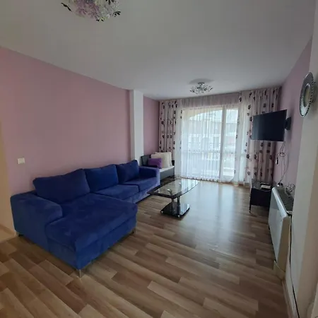 Seasons 3 Aparthotel 2*