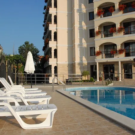 Ξενοδοχείο με διαμερίσματα Seasons 3