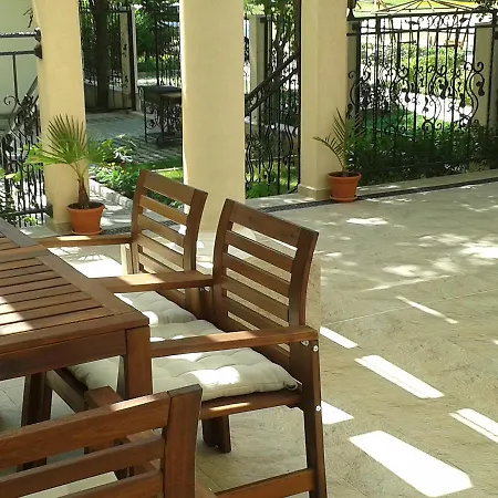 Seasons 3 Ξενοδοχείο με διαμερίσματα 2*