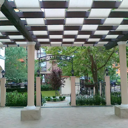 Ξενοδοχείο με διαμερίσματα Seasons 3 Σάνι Μπιτς