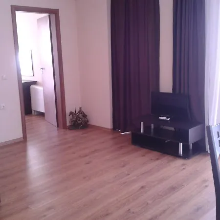 Seasons 3 Ξενοδοχείο με διαμερίσματα 2*