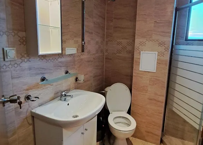 Seasons 3 Aparthotel 2*