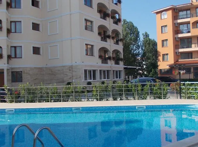 Seasons 3 Sunny Beach