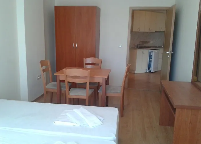 Aparthotel Seasons 3 Sunny Beach