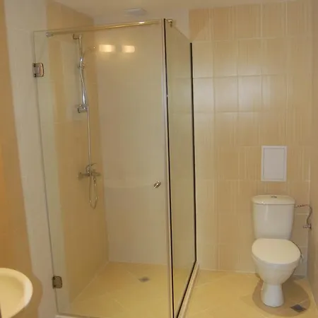 Seasons 3 Aparthotel
