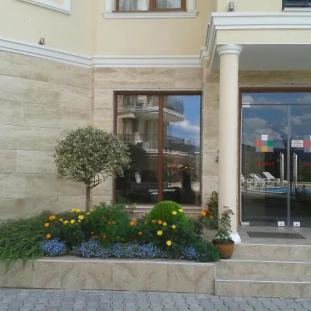 Aparthotel Seasons 3 2*