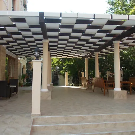 Seasons 3 2* Sluneční pobřeží