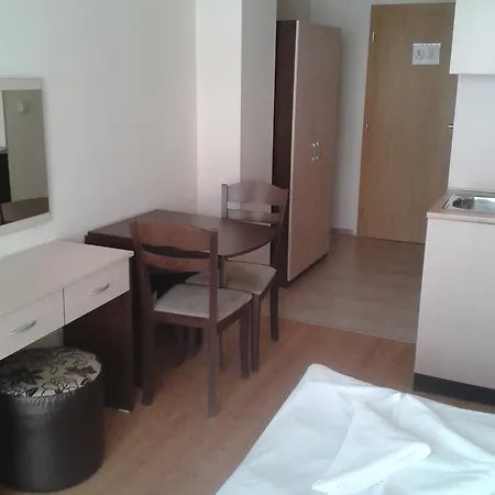 Seasons 3 2* Sluneční pobřeží