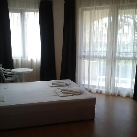 Seasons 3 Aparthotel Slantschew brjag