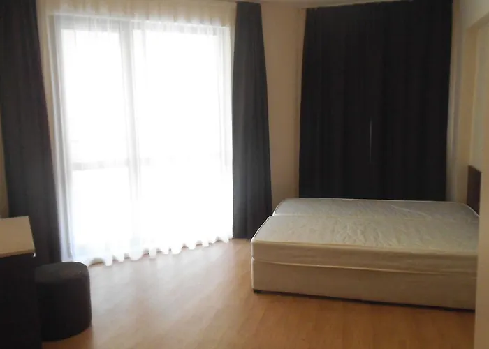 Aparthotel Seasons 3 Sluneční pobřeží