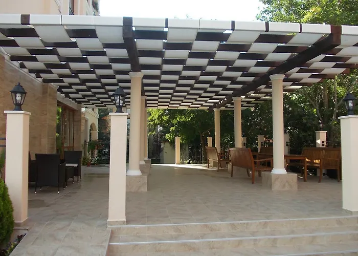 Seasons 3 2* Sluneční pobřeží