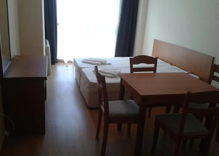 Seasons 3 2* Słoneczny Brzeg